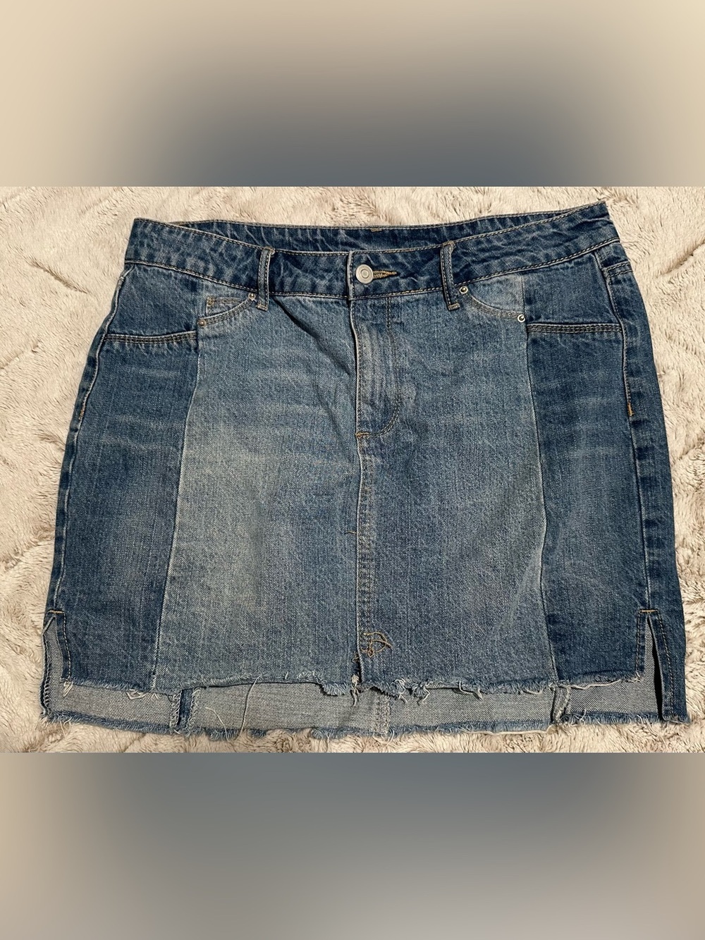 Gianni Bini Two-Tone Blue Denim Patchwork Raw Hem Skirt Size Large